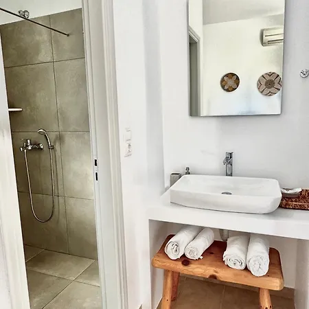 Kirki On The Hill Apartment Krotiri