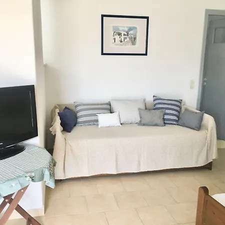 Kirki On The Hill Apartment